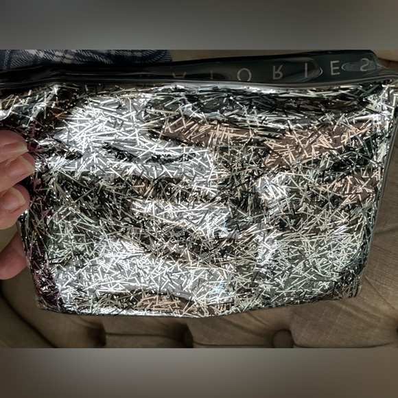 HAUS LABORATORIES by Lady Gaga PVC cosmetic bag - Picture 6 of 7